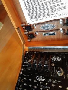 Tim Dunavin - Close up on lid hidge